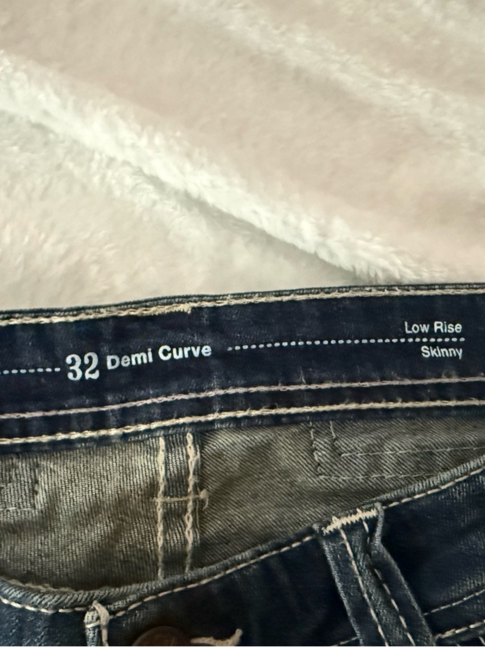 Levi’s Demi Curve Low Rise Skinny Jeans 32 - Picture 4 of 9